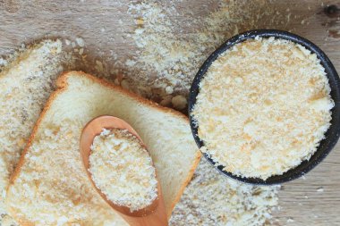 ekmek kırıntıları ve ekmek