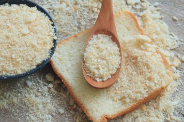 ekmek kırıntıları ve ekmek