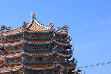 ejderha stutue ve gökyüzü