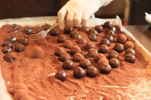 Herstellung zu süßer Schokolade — Stockfoto