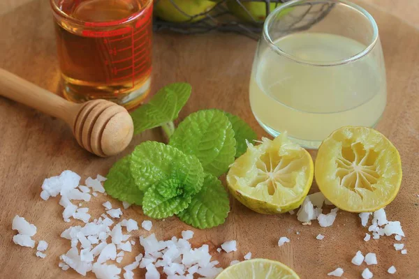 Zitronensaft mit Honig — Stockfoto