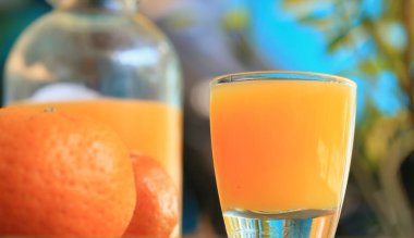 şişe portakal suyu