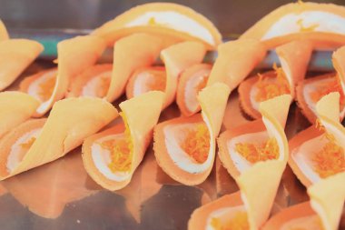 Taylandlı çıtır gözleme - kremalı krep