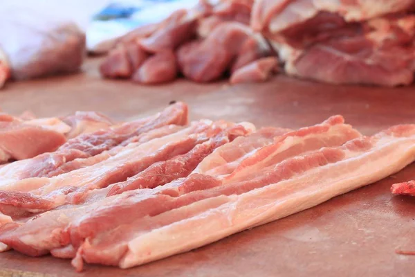 Het varkensvlees op de markt — Stockfoto