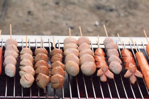 烤香肠和肉丸 — 图库照片