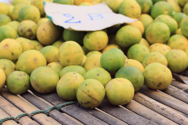 堆柠檬市场 — 图库照片