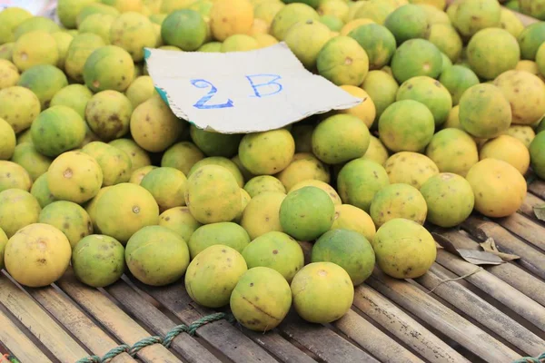 Haldy citron na trhu — Stock fotografie