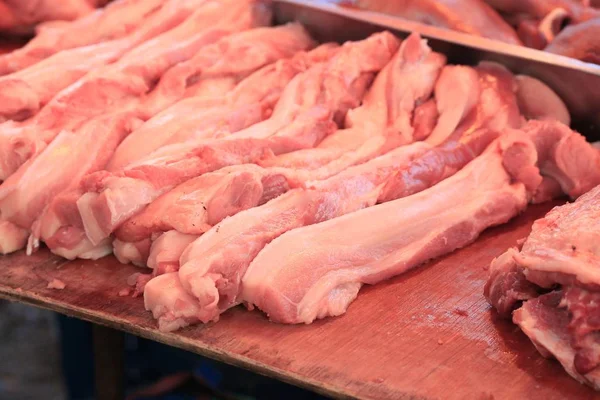 Het varkensvlees op de markt — Stockfoto