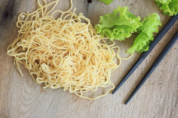 Fideos de huevo con fresco — Foto de Stock