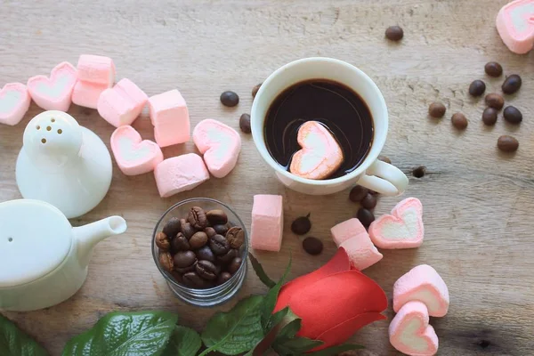 Marshmallows with hot coffee — Stock Photo, Image