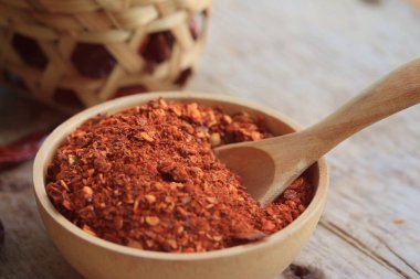 Kurutulmuş kırmızı biber ile