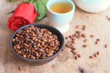 tohum ile arpa çayı