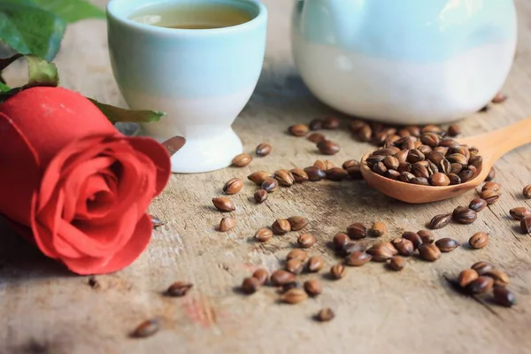 Ячменный чай с семенами — стоковое фото