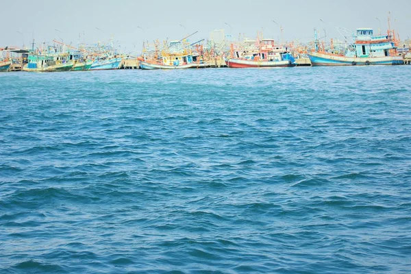 Pescari cu barca pe mare — Fotografie, imagine de stoc