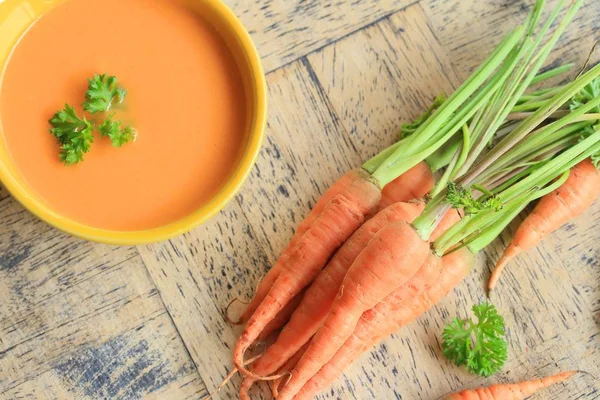 Soupe de carotte fraîche — Photo