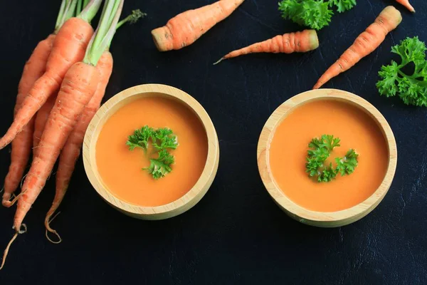 Καρότο σούπα με φρέσκα — Φωτογραφία Αρχείου