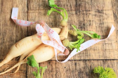 Mezura ile kırmızı turp