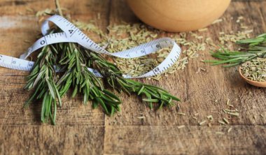 Biberiye yaprakları ve kuru