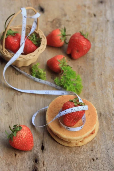 Panquecas saborosas com morango — Fotografia de Stock