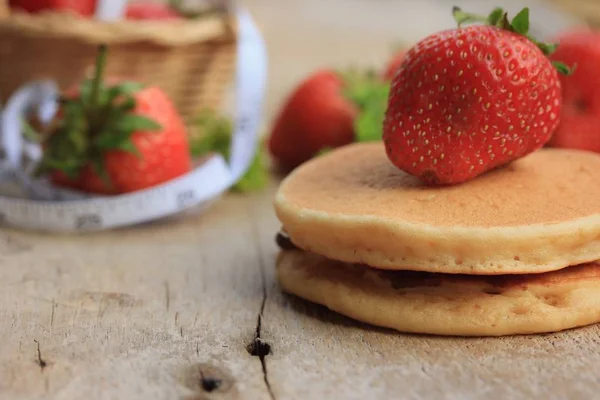 Tasty pancakes with strawberry — Stock Photo, Image