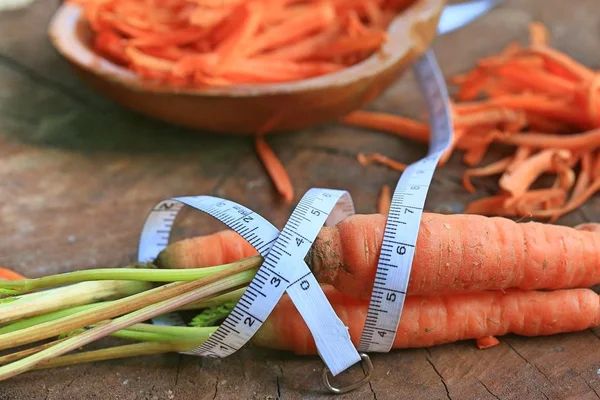 Fresh carrot on wood — Stock Photo, Image
