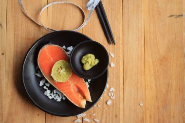 Limonlu somon balığı