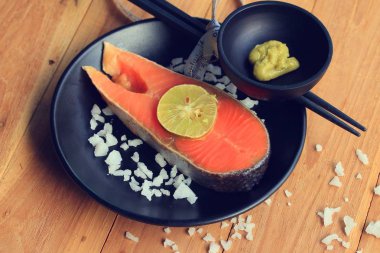 Limonlu somon balığı