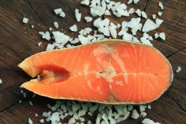 Limonlu somon balığı