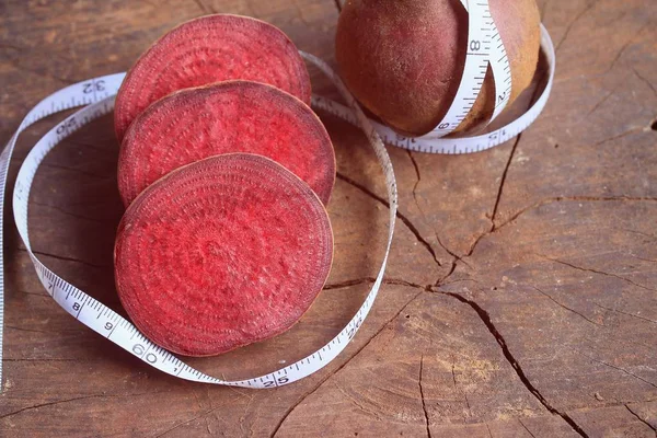 Fresh beetroot on wooden — Stock Photo, Image