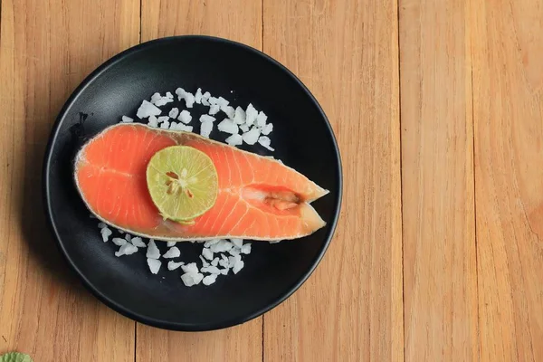 Limonlu somon balığı