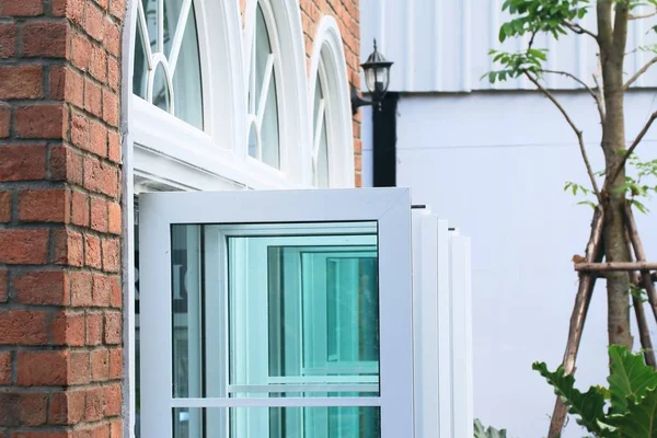 Stile porta bianca moderno — Foto Stock