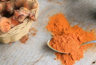 Zerdeçal tozu ile taze