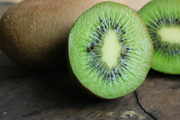 Färsk söta kiwifrukt — Stockfoto