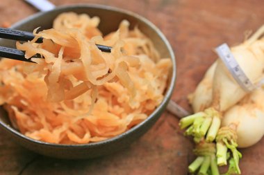 taze ile turşu turp