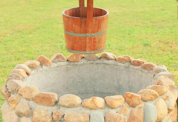 Puits d'eau souterraine dans la ferme — Photo