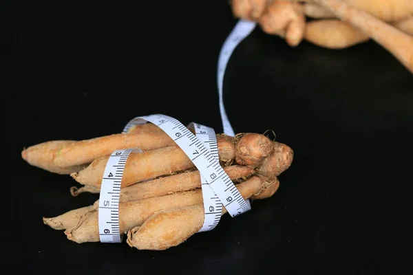 Ginger root on wood — Stock Photo, Image