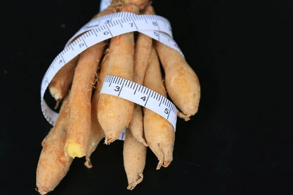 Ginger root on wood — Stock Photo, Image