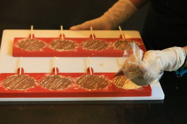 Tatlı çikolata yapma