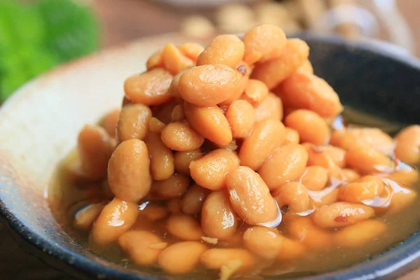 Heap salted soy beans — Stock Photo, Image