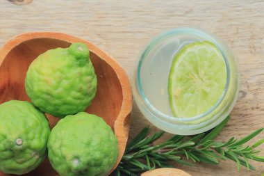 Güney Afrika'da bir kabile kireç suyu