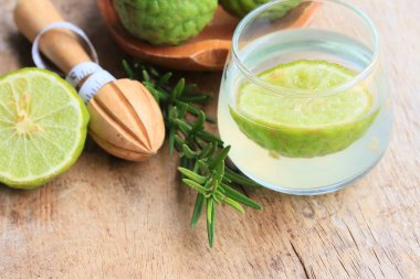 Güney Afrika'da bir kabile kireç suyu