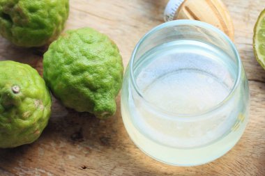 Güney Afrika'da bir kabile kireç suyu