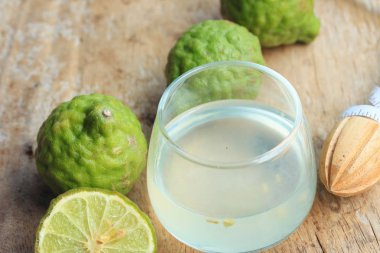 Güney Afrika'da bir kabile kireç suyu