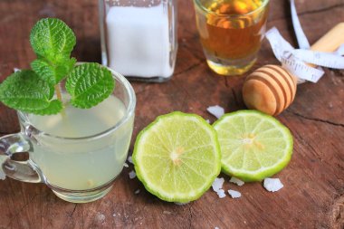 Güney Afrika'da bir kabile kireç bal ile