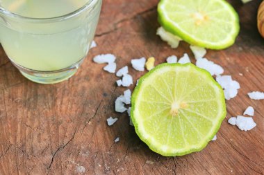 Güney Afrika'da bir kabile kireç bal ile