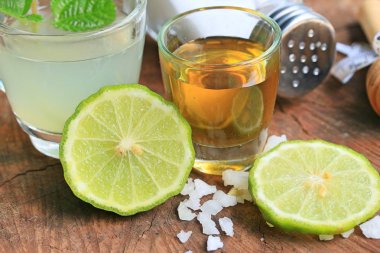 Güney Afrika'da bir kabile kireç bal ile