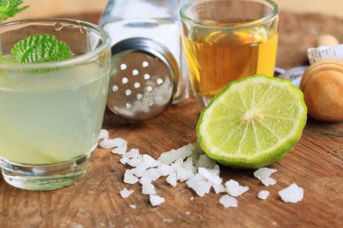 Güney Afrika'da bir kabile kireç bal ile