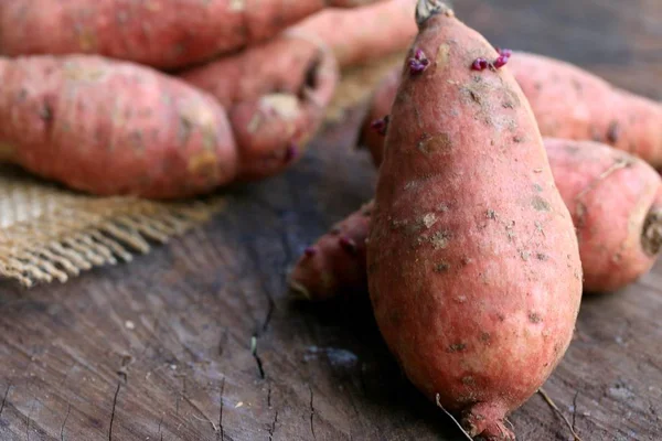 Yam organiczny pomarańczowy słodki ziemniak — Zdjęcie stockowe