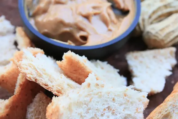 Mantequilla de cacahuete y pan —  Fotos de Stock