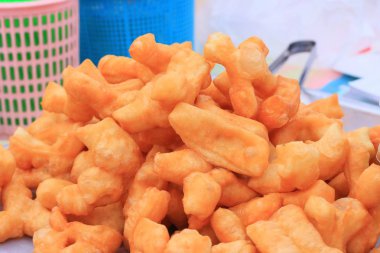 derin yağda kızartılmış hamur sopa